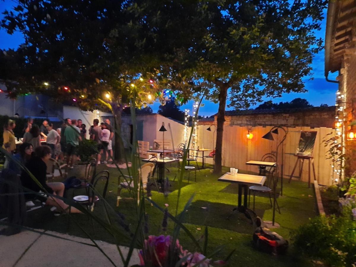 Nieul-sur-l'Autise L'Auberge Des Artistes מראה חיצוני תמונה